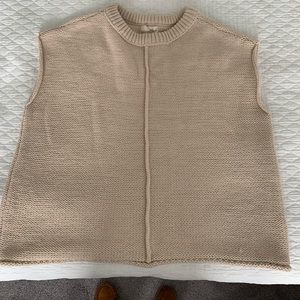 Universal Thread sleeveless sweater -XS